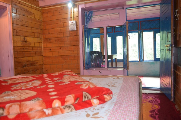 Tirthan River View Home Stay-Delux